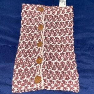 NWOT Simply Noelle Scarf with Buttons